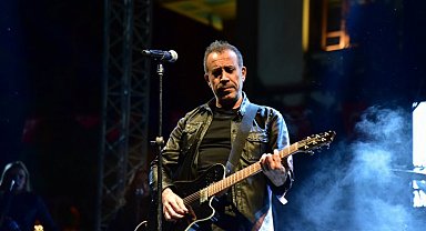 Manisalılar Haluk Levent ile coştu