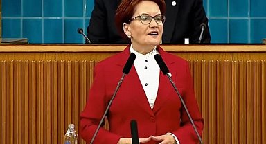 Meral Akşener gençlerden söz aldı
