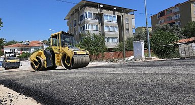 Muğla Yatağan'da birinci etapta sıcak asfaltlama yapılıyor