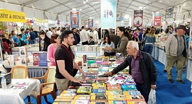 Niğde'de 5. Kitap Fuarı'na yoğun ilgi