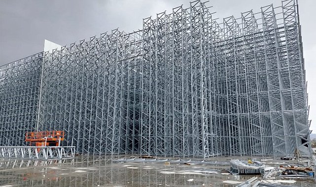 Robotlu depolardan iki yeni fabrika yatırımı