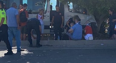 Rus Turistleri taşıyan minibüs kaza yaptı