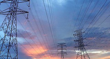 Sanayi ve iş yeri elektriği yüzde 86 zamlanıyor