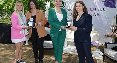 Seçil Bayraktar Bursa'da 'yılın annesi' seçildi