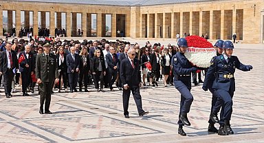 TEV 55. yılda Anıtkabir'de Ata'nın huzuruna çıktı