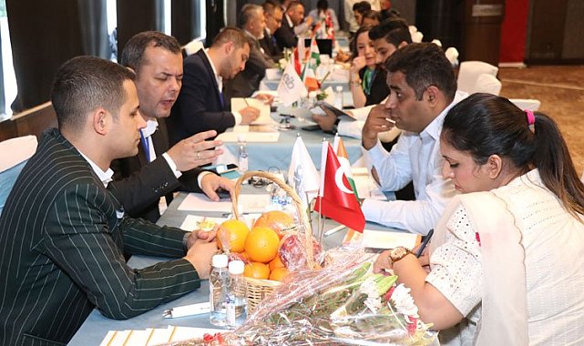 Türk meyve sebzeleri Hindistan'da görücüye çıktı
