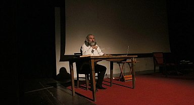'Üstad' Sakarya AKM'de sahnelendi