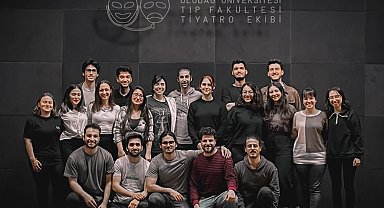 UÜ Tıp Tiyatro ekibi Polydrama ile sahnede