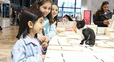 Yeni rekoru Başkan Büyükakın açıkladı; 12. Kocaeli Kitap Fuarına 905 bin 946 ziyaretçi