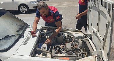 Adıyaman'da park halinde otomobil alev aldı