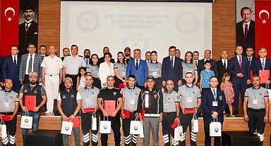 Antalya'da başarılı polislere ödül
