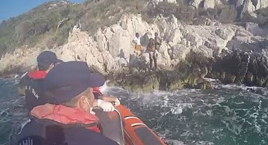 Aydın Kuşadası açıklarında 7 düzensiz göçmen kurtarıldı