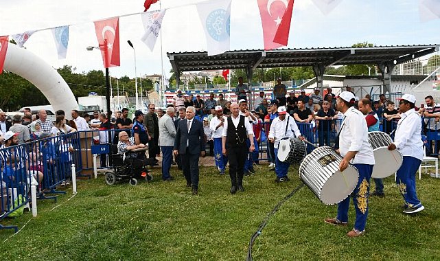 Aziz Yıldırım er meydanında