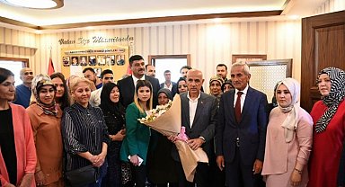 Bakan Kirişçi, ilçe turlarına başladı