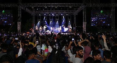 Bilal Sonses Adıyamanlıları coşturdu