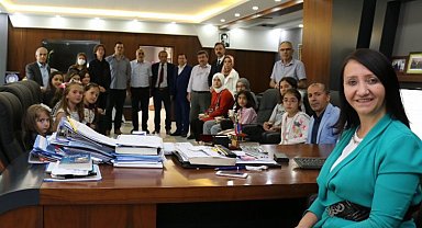 Bilecik Pazaryeri'nde Başkan Tekin'e eğitime destek teşekkürü