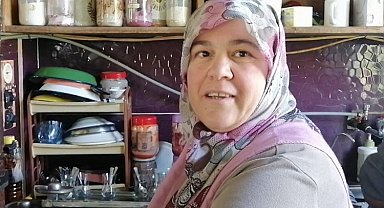 Bilecik Pazaryeri'nde kadın kahvehaneci takdir topluyor