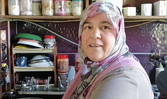 Bilecik Pazaryeri'nde kadın kahvehaneci takdir topluyor