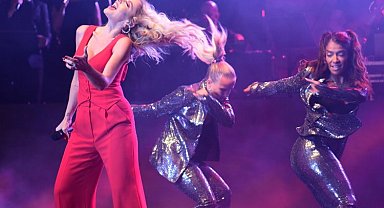 Bursa Festivali'nde 'Hadise' rüzgârı