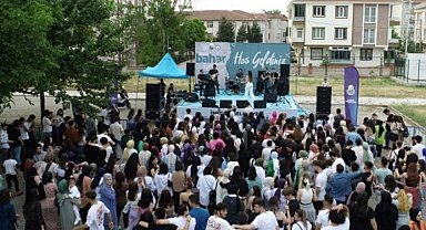 Bursa İnegöl'de üniversitelilerden yaza konserli merhaba