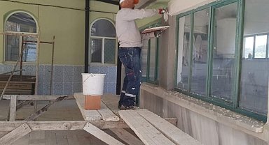 Bursa Keles'te Müzeyyen Senar'ın köyünde mahalleli kolları sıvadı
