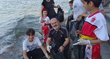 Bursa Mudanya'da minik sporculardan 'Klas' temizlik