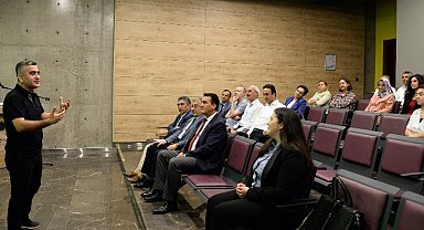 Bursa Osmangazi'de 'krizle baş etme yolları' anlatıldı
