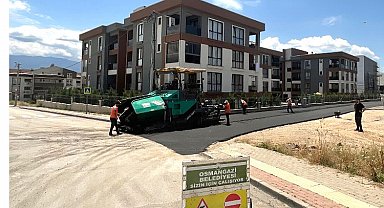 Bursa Osmangazi'de yeni yollar asfalta buluşuyor