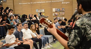 Bursa Yıldırım'da gençlere gitarlı moral