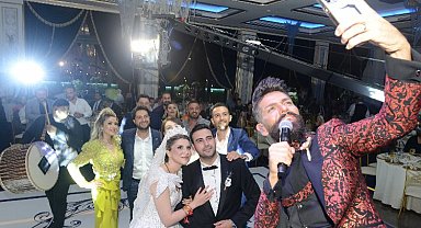 Bursa'da Mehmet Çevik'li görkemli düğün