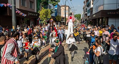 Bursa'da sanat sokağa taştı