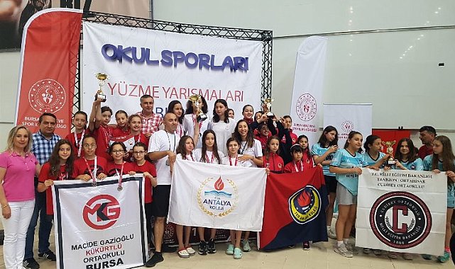 Bursa'da yüzmede 'Macide Gazioğlu Kükürtlü' farkı