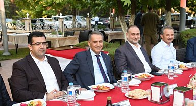 Çevik ve Taşçı onuruna veda yemeği
