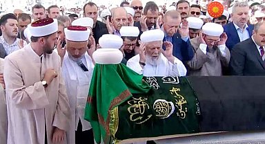 Cumhurbaşkanı Erdoğan, Ustaosmanoğlu'nun cenaze törenine katıldı