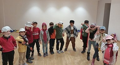 Denizli'nin adam olacak çocukları sahnede
