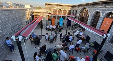 Diyarbakır'da ''Medeniyetler ve Bilim Tarihinde İslam Aydınlanması'' söyleşisi