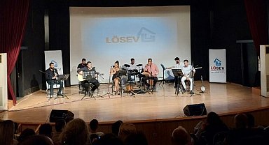 Egeli gönüllülerden LÖSEV'e konserli 'Fayda'