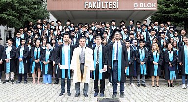 ERÜ Havacılık ve Uzay Bilimleri Fakültesi'nde mezuniyet heyecanı