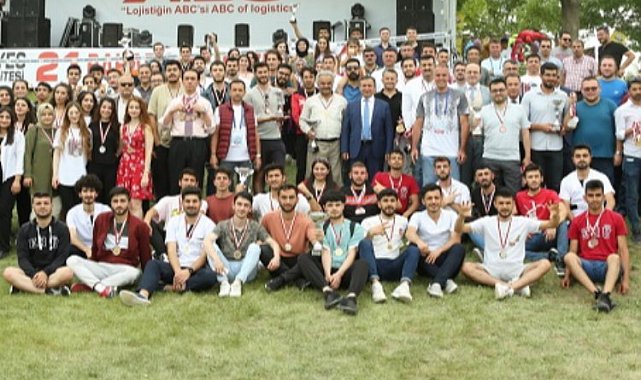 ERÜ'de spor şenliğinde ödüller dağıtıldı