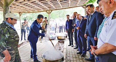 Gül Baba'da Yağmur ve Şükür Duası