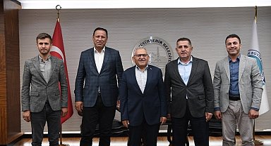Hakkari'den Başkan Kılıç'a misafir