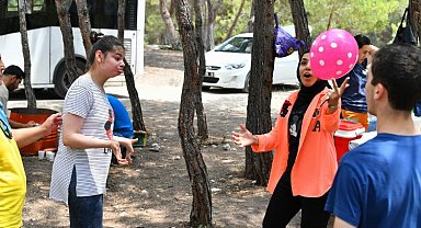Hayata "Çok özel piknik molası"