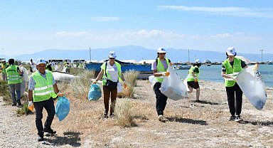 İzmir Çiğli'de kıyı ve deniz temizliği