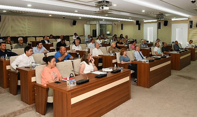 İzmir Karabağlar muhtarları dinliyor