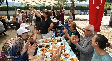 İzmir Karabağlar'dan gezilere kaldığı yerden devam
