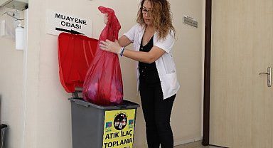 İzmir Narlıdere'de atık ilaçlar toplanıyor