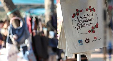 İzmir Narlıdere'de 'gece pazarı' kapılarını açtı