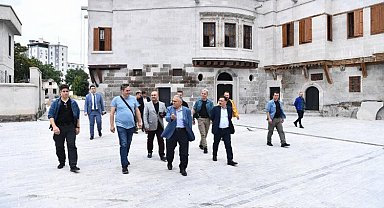 Kayseri Valisi Gökmen Çiçek'ten 'tarihi' ziyaret