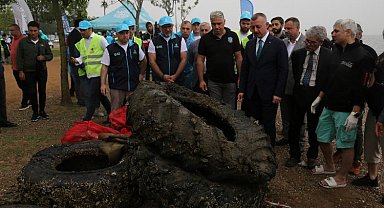 Kocaeli İzmit'te gönüllüler kıyıdan, dalgıçlar su altında temizledi