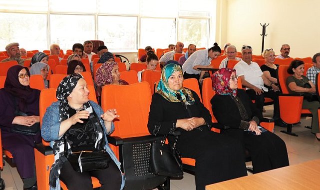 Kocaeli'de 65+ yaşa 'bilinçli internet' eğitimi